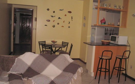 Apto. 2 dormitórios (1 suíte) na quadra do mar – CENTRINHO
