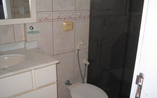 Apto. 2 dormitórios (1 suíte) na quadra do mar – CENTRINHO