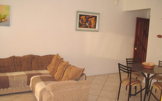 Apto. 2 dormitórios (1 suíte) na quadra do mar – CENTRINHO