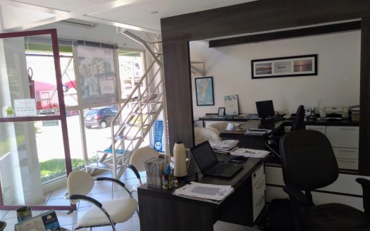 Loja Comercial com Mezanino – 71 m²