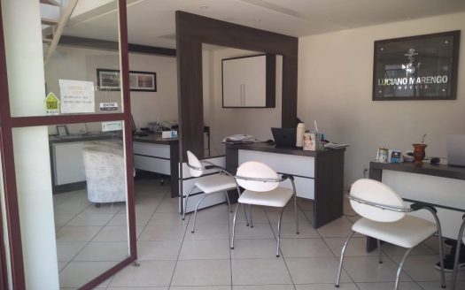Loja Comercial com Mezanino – 71 m²