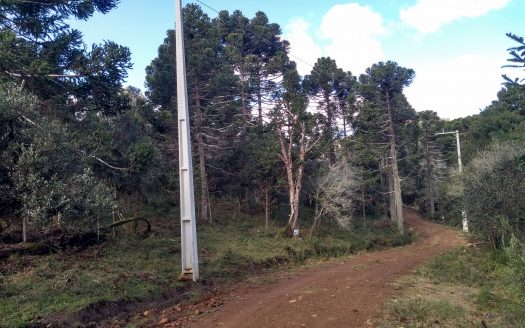 Urubici:  Linda propriedade fundos para um rio
