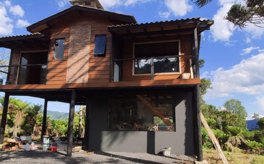 URUBICI:  Cabana nova c/3 dorms. em terreno de 3,3 Hcts.