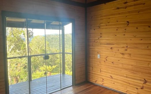URUBICI:  Cabana nova c/3 dorms. em terreno de 3,3 Hcts.