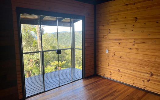 URUBICI:  Cabana nova c/3 dorms. em terreno de 3,3 Hcts.