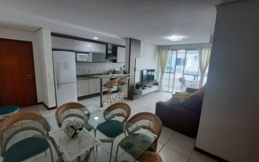 CANASVIEIRAS:  2 Dorms. (1 suíte) na quadra do mar !