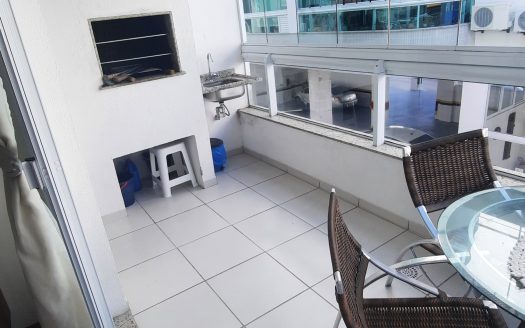 CANASVIEIRAS:  2 Dorms. (1 suíte) na quadra do mar !