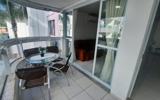 CANASVIEIRAS:  2 Dorms. (1 suíte) na quadra do mar !