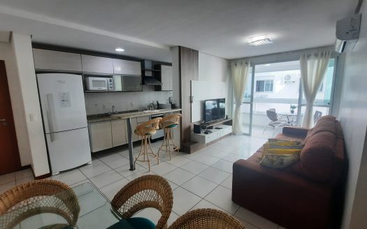 CANASVIEIRAS:  2 Dorms. (1 suíte) na quadra do mar !