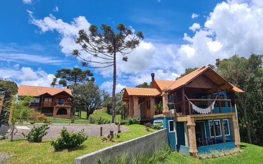 BOM RETIRO :  CHALÉ DE LUXO c/banheiro hidro