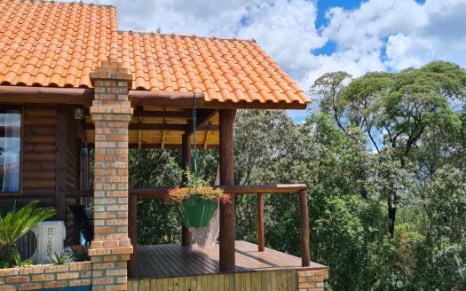 BOM RETIRO :  CHALÉ DE LUXO c/banheiro hidro