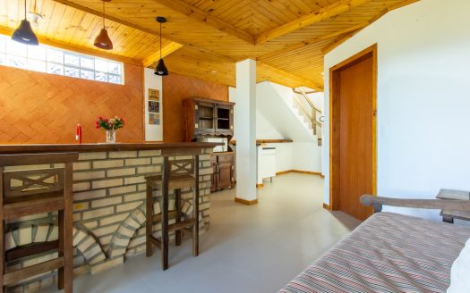 BOM RETIRO :  CHALÉ DE LUXO c/banheiro hidro