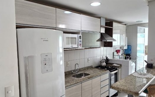 CANASVIEIRAS:  2 Dorms. (1 suíte) na quadra do mar !