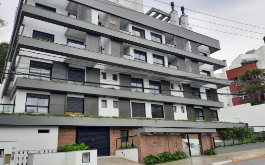 JURERÊ:   FRENTE IATE CLUB – 1 DORM. c/LINDA VISTA PARA A BAÍA