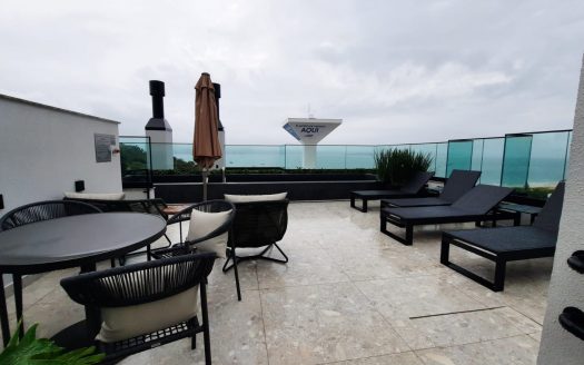 JURERÊ:   FRENTE IATE CLUB – 1 DORM. c/LINDA VISTA PARA A BAÍA