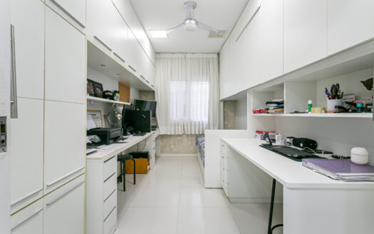 JURERÊ INTERNACIONAL: EXCELENTE CASA – 326 m2