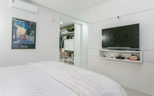 JURERÊ INTERNACIONAL: EXCELENTE CASA – 326 m2